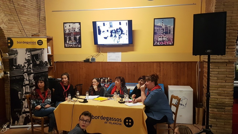 20191109M-1 Homenatge a les dones fundadores dels Bordegassos.20191109_200512.jpg