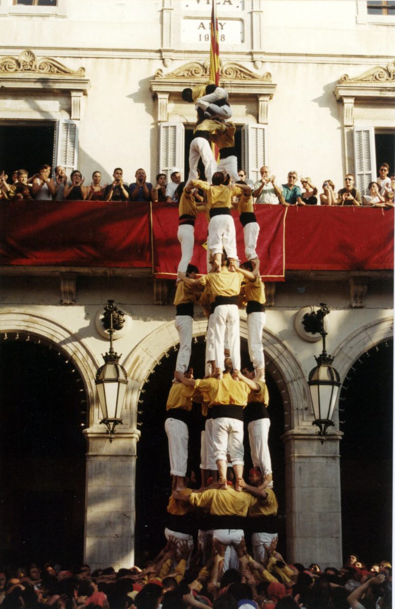 1999 4d8 Agulla