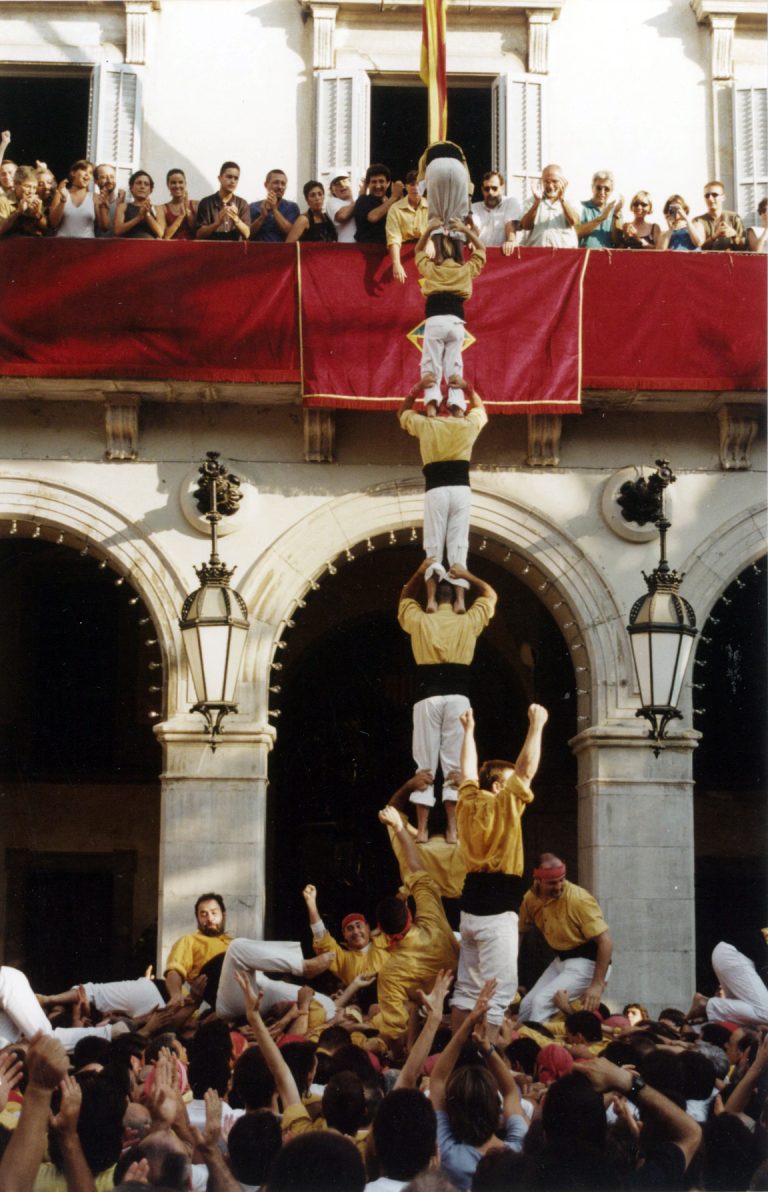 1999 4d8 Agulla