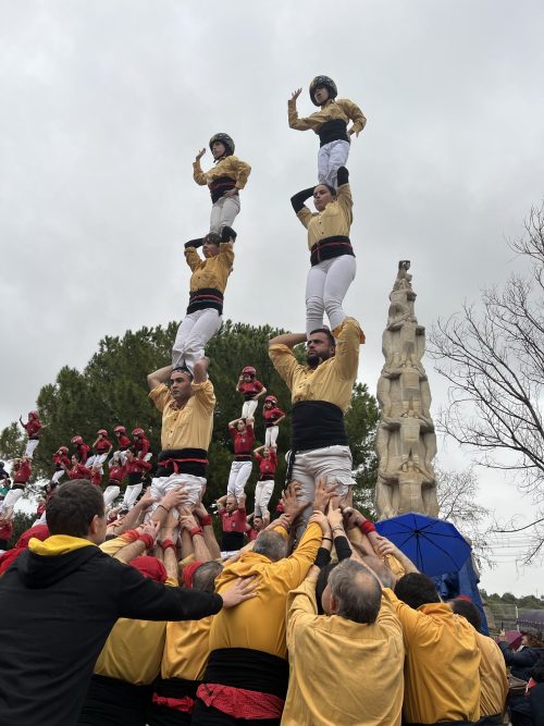 Dos pilars de 4 simultanis dels Bordegassos al centenari dels Nens. Foto: Bordegassos